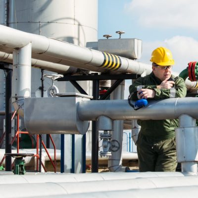 Oil engineer inside fuel industry Oil engineer inside fuel industry